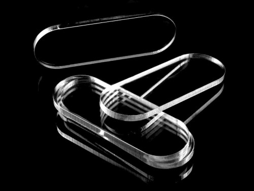 ATMBP2570_Podstawki pod figurki(5), kształt pigułki, transparentne, wymiary 25 x 70 mmb.JPG