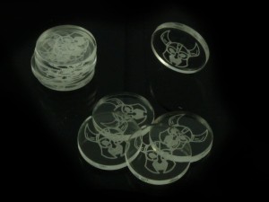 Żetony okrągłe z grafiką hełmu, 10 sztuk, przezroczyste, 22 mm