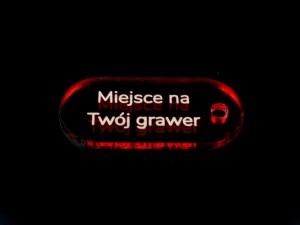 Brelok 5 cm, czerwony przezroczysty, z grawerunkiem