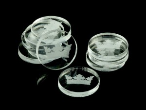 Żetony okrągłe z grafiką korony, 10 sztuk, przezroczyste, 22 mm